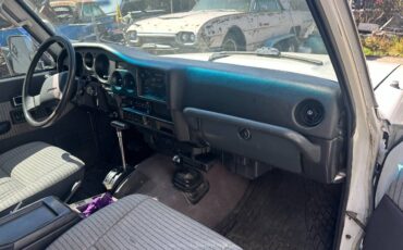 Toyota-landcruiser-1990-white-14