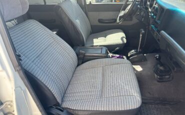 Toyota-landcruiser-1990-white-15