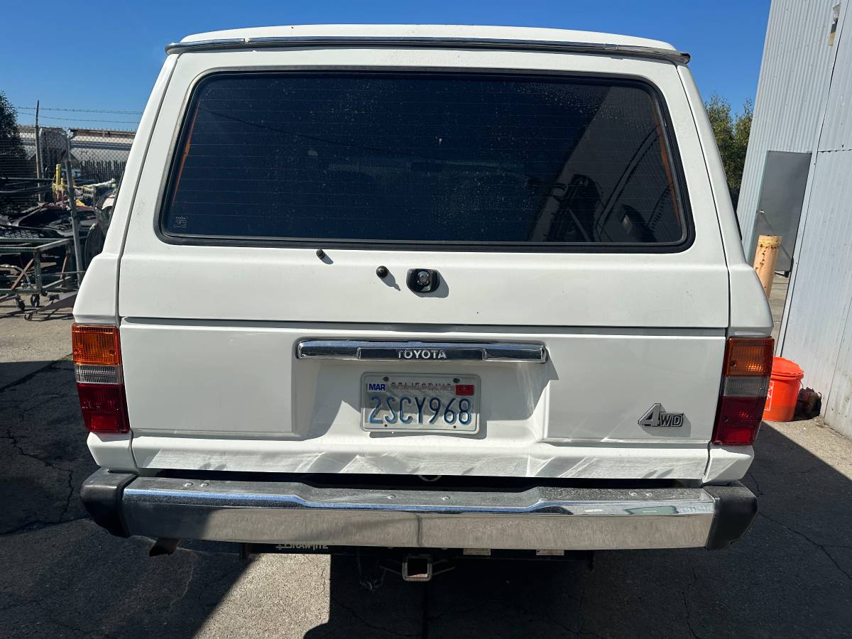 Toyota-landcruiser-1990-white-9