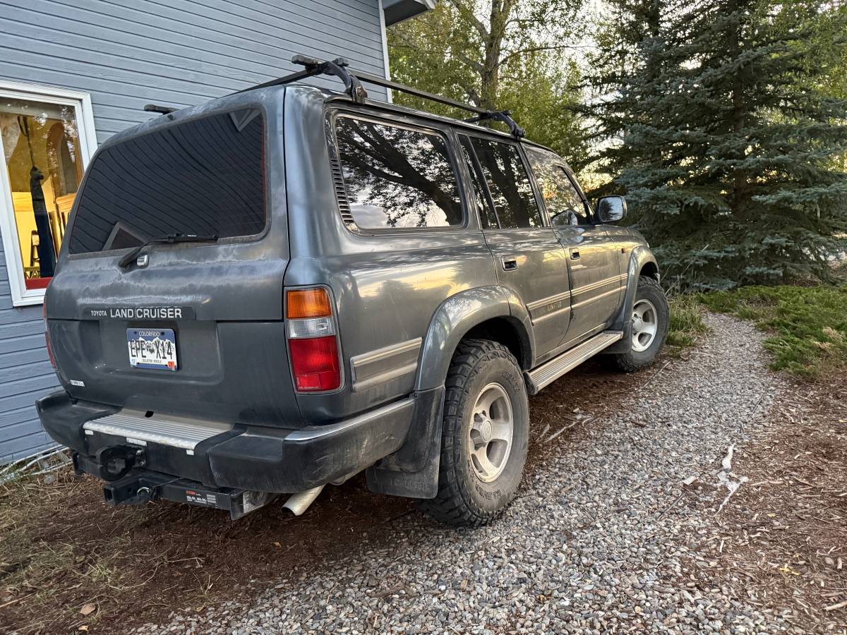 Toyota-landcruiser-diesel-1991-grey-2