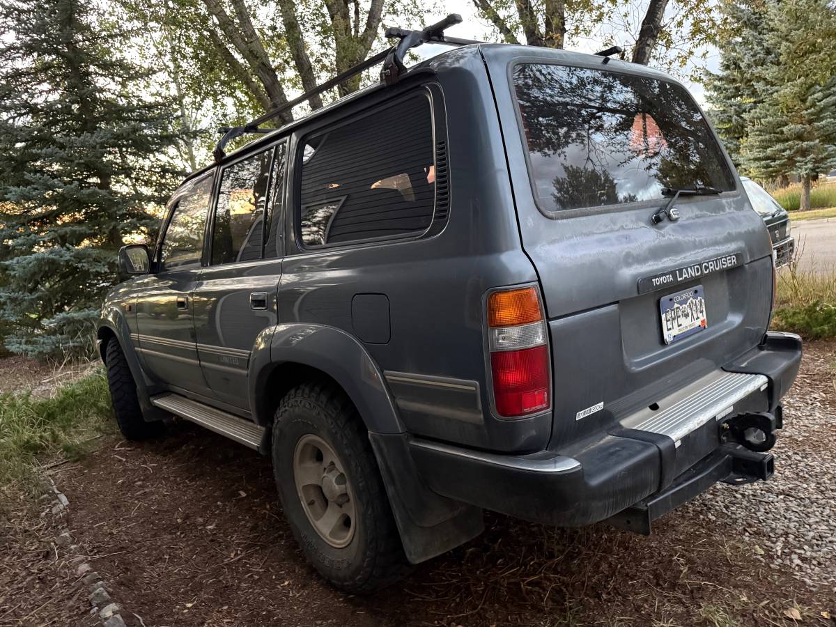 Toyota-landcruiser-diesel-1991-grey-3