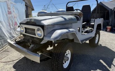 Toyota-landcruiser-fj40-1969-1