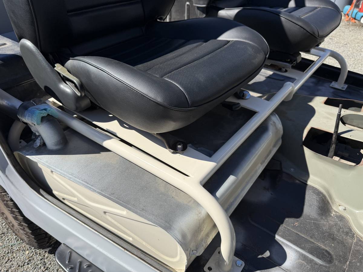 Toyota-landcruiser-fj40-1969-12