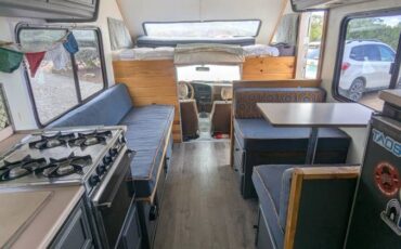 Toyota-motorhome-1989-1
