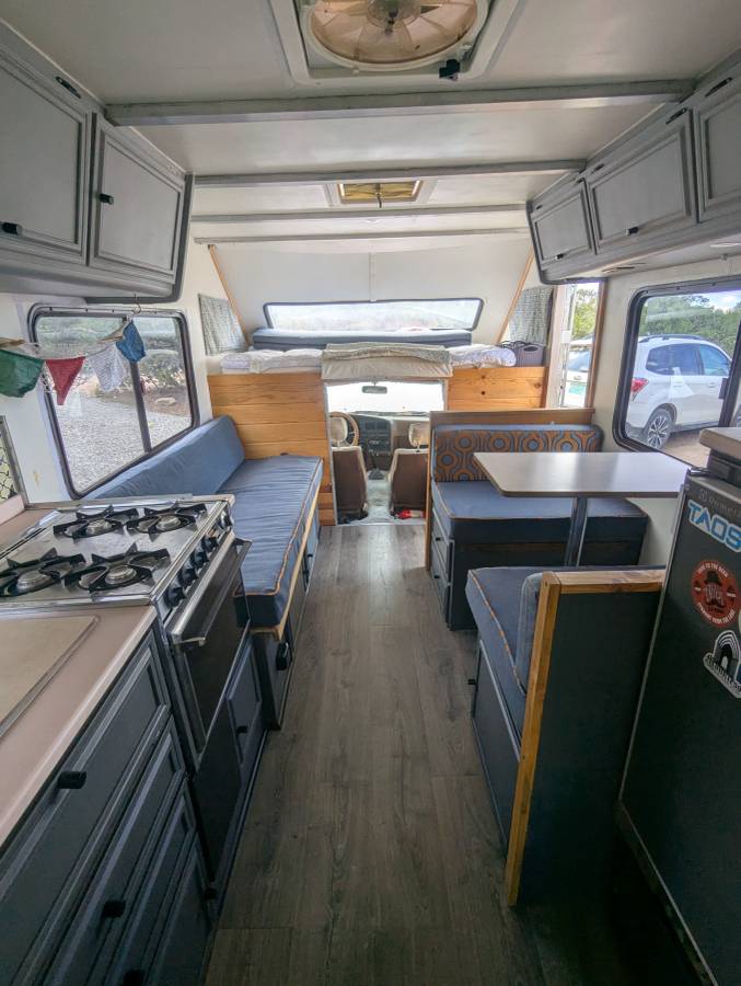 Toyota-motorhome-1989-1