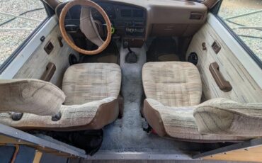 Toyota-motorhome-1989-10