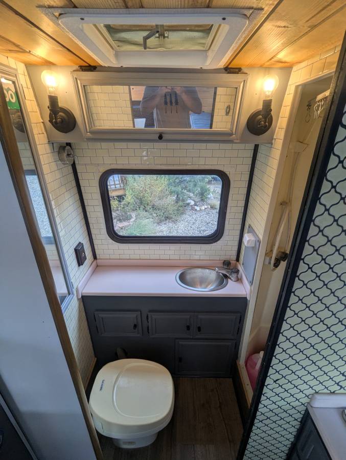Toyota-motorhome-1989-20