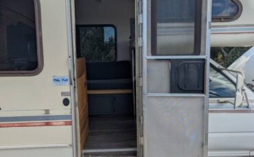 Toyota-motorhome-1989-4