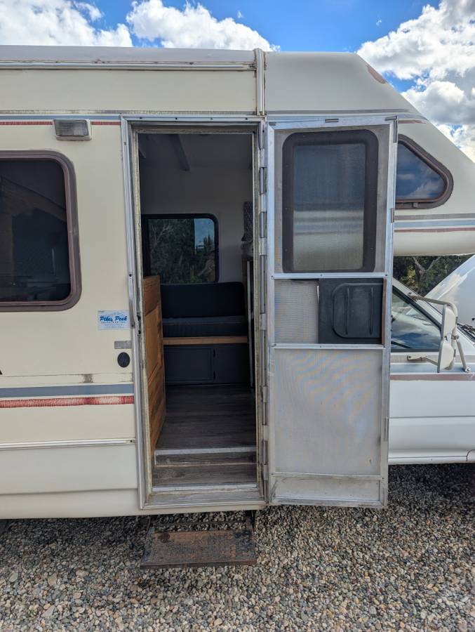 Toyota-motorhome-1989-4