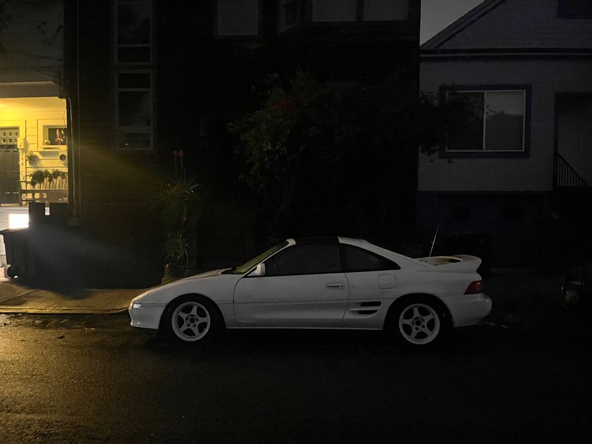 Toyota-mr2-turbo-1991-white-4