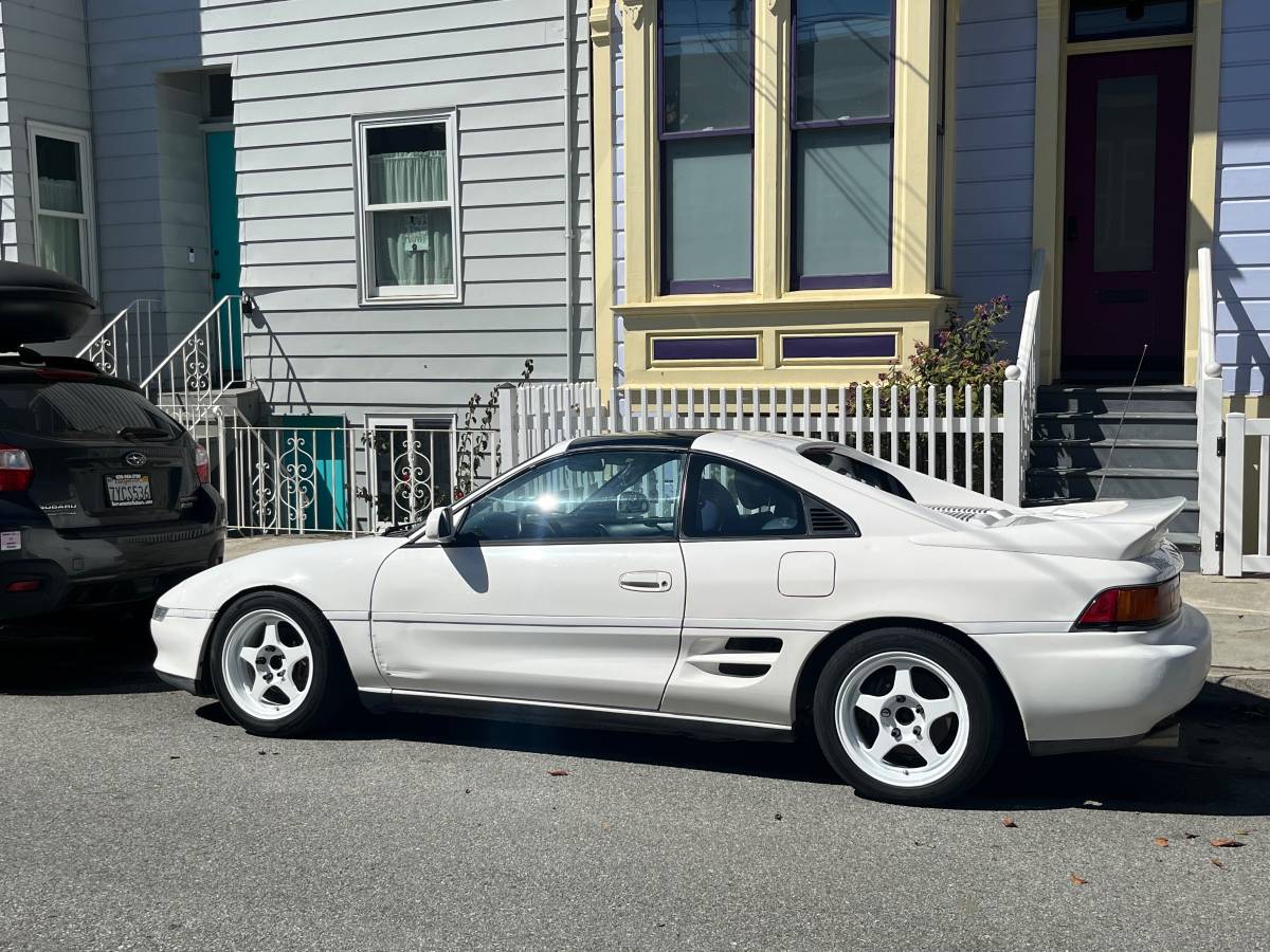 Toyota-mr2-turbo-1991-white