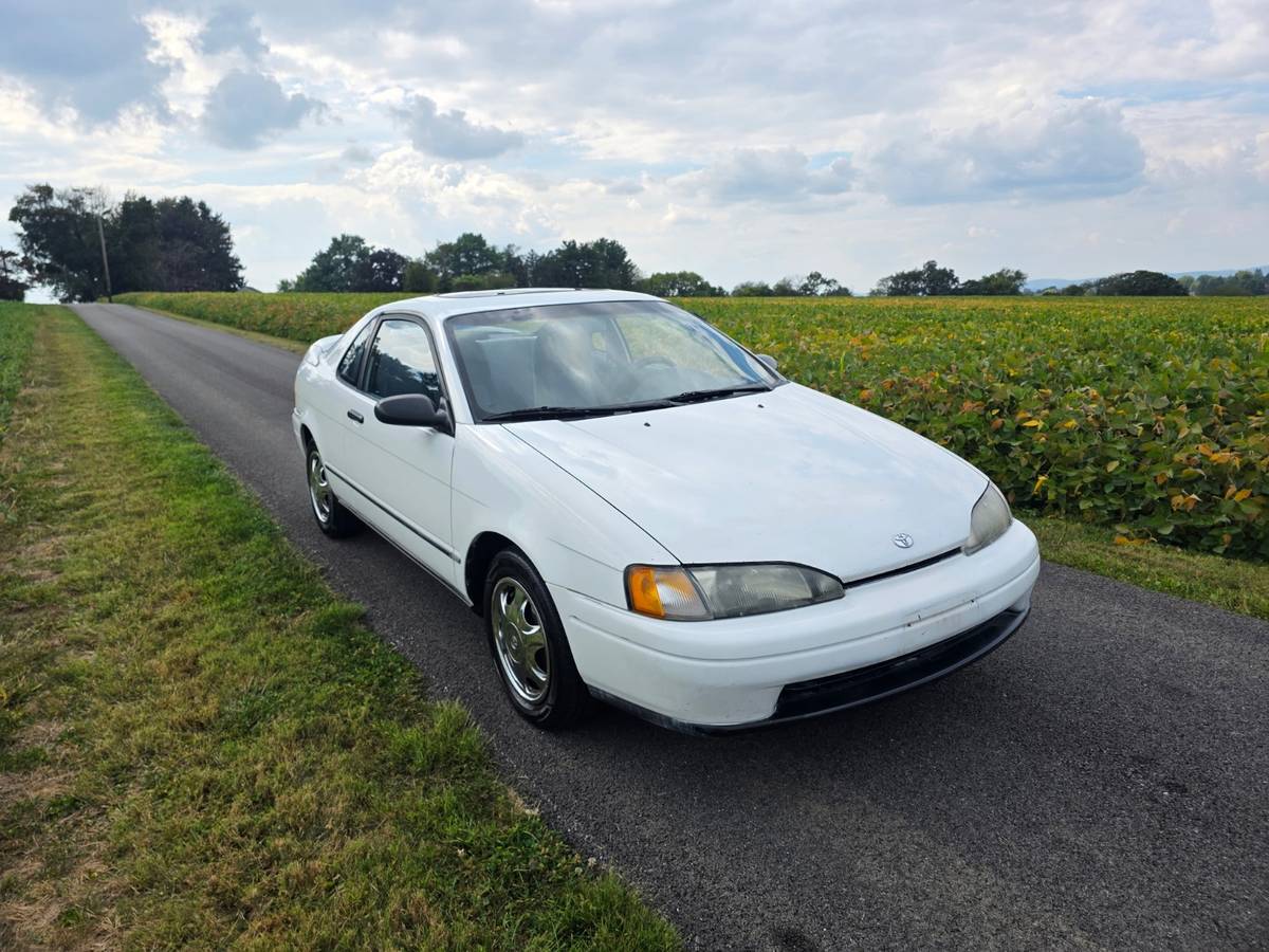 Toyota-paseo-1994-white-1