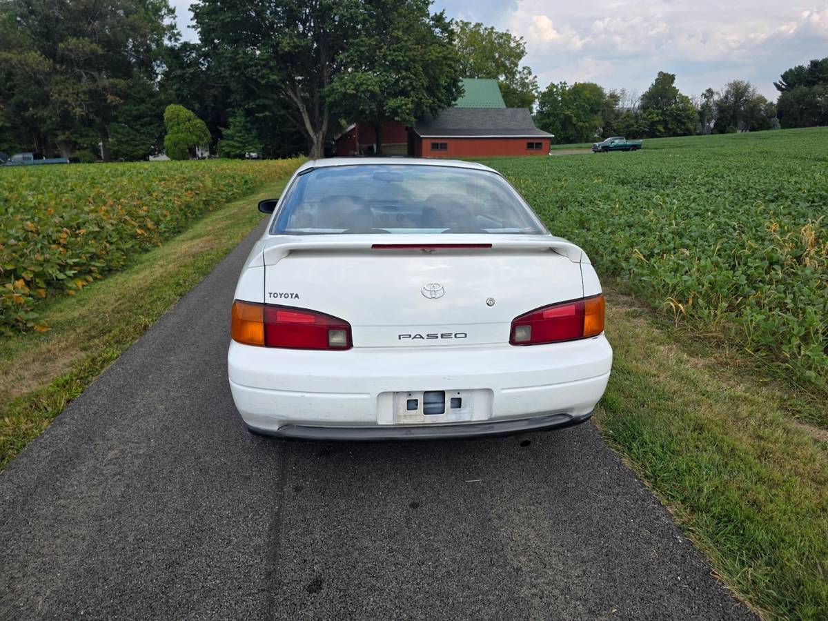 Toyota-paseo-1994-white-6