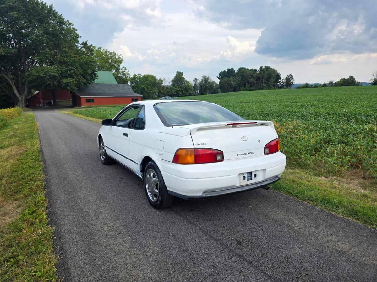 Toyota-paseo-1994-white-7