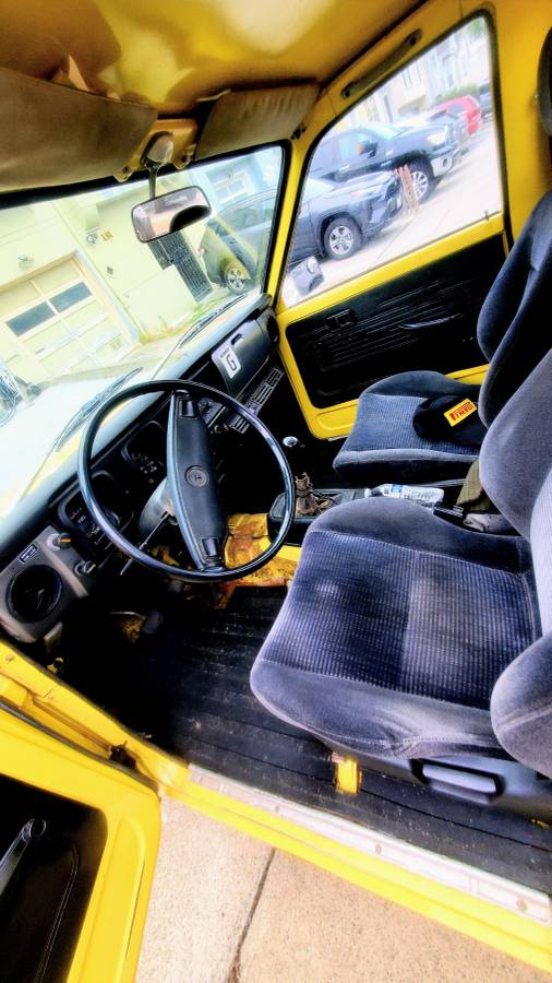 Toyota-pick-up-1975-yellow-13