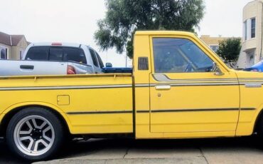 Toyota-pick-up-1975-yellow-5