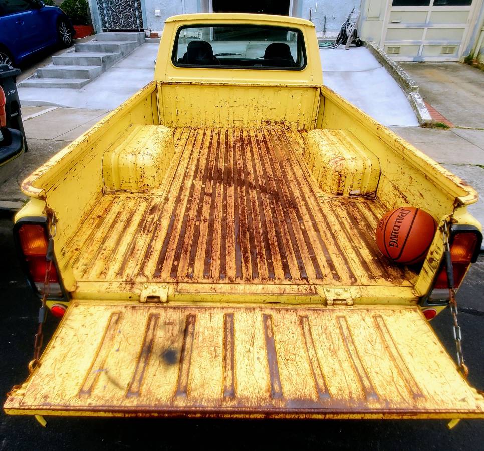 Toyota-pick-up-1975-yellow-8