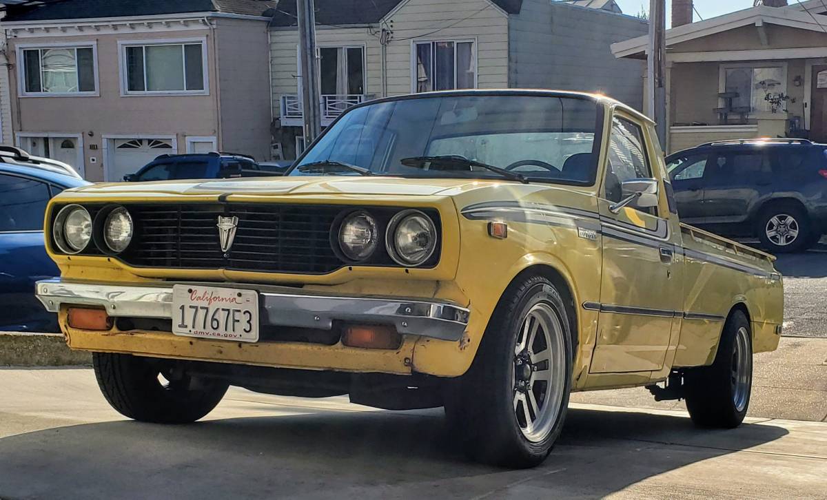 Toyota-pick-up-1975-yellow