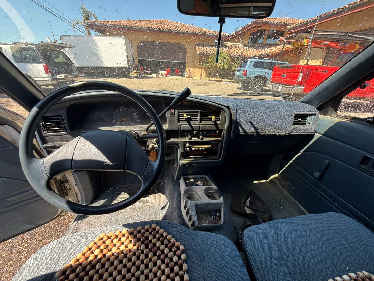 Toyota-pick-up-1989-6