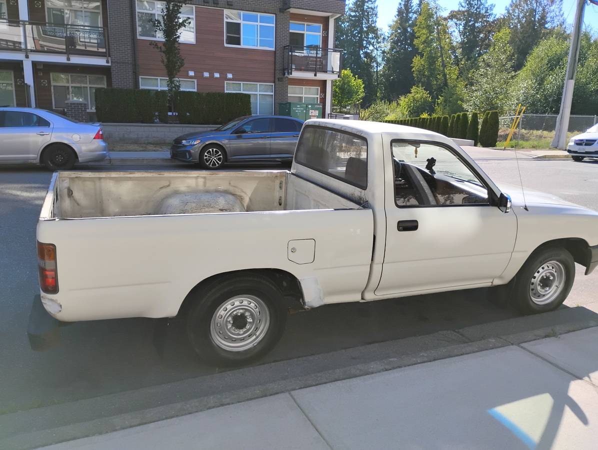 Toyota-pick-up-1989-white-2