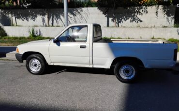 Toyota-pick-up-1989-white-3