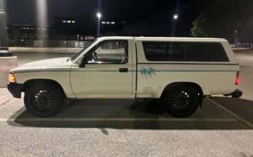 Toyota-pick-up-1989-white-5