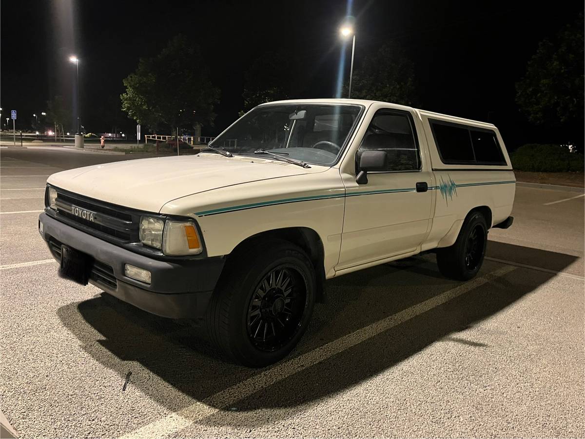 Toyota-pick-up-1989-white-6