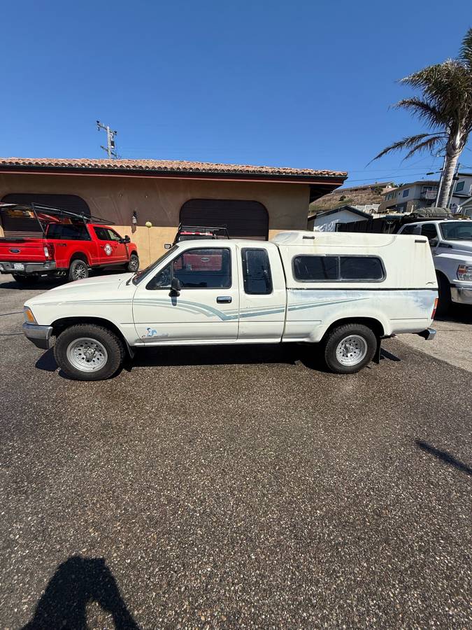 Toyota-pick-up-1989