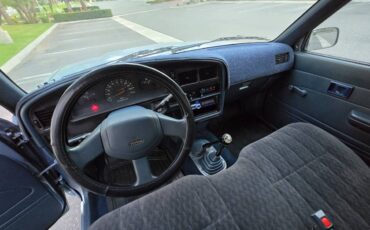 Toyota-pick-up-1990-11