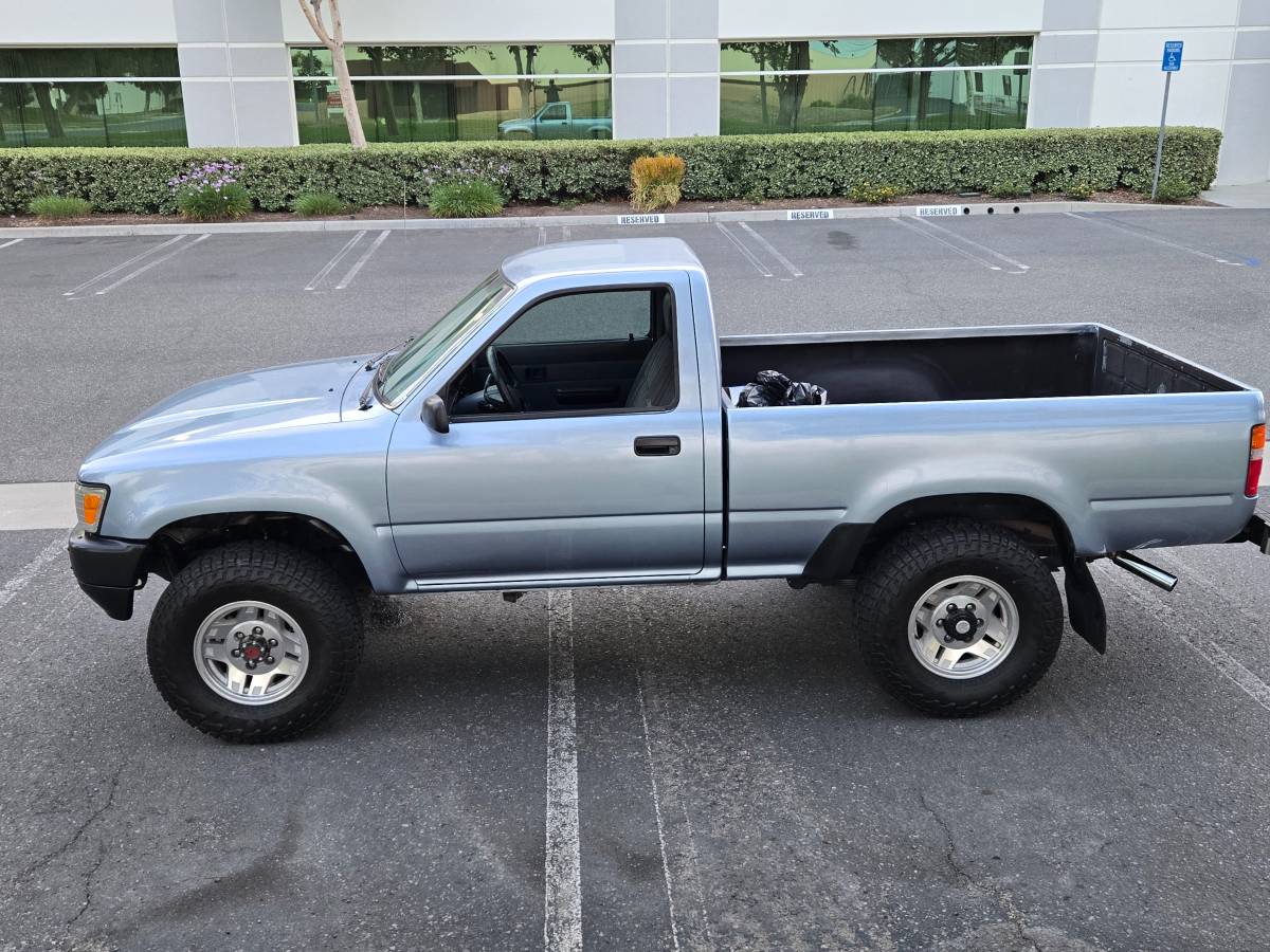 Toyota-pick-up-1990-18