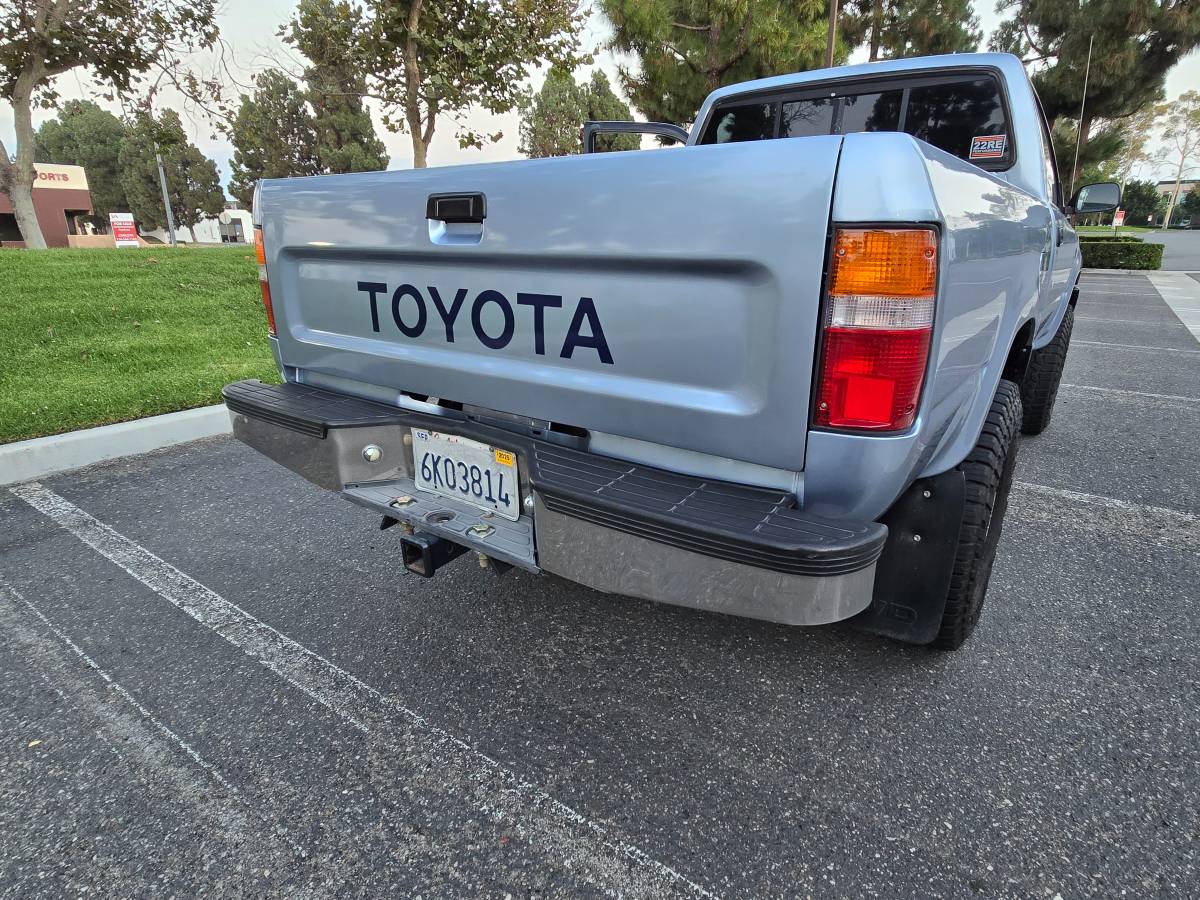 Toyota-pick-up-1990-2