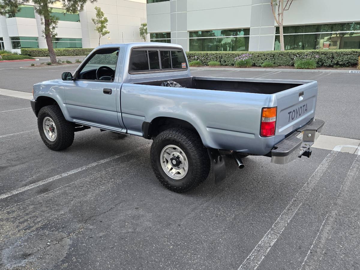 Toyota-pick-up-1990-4