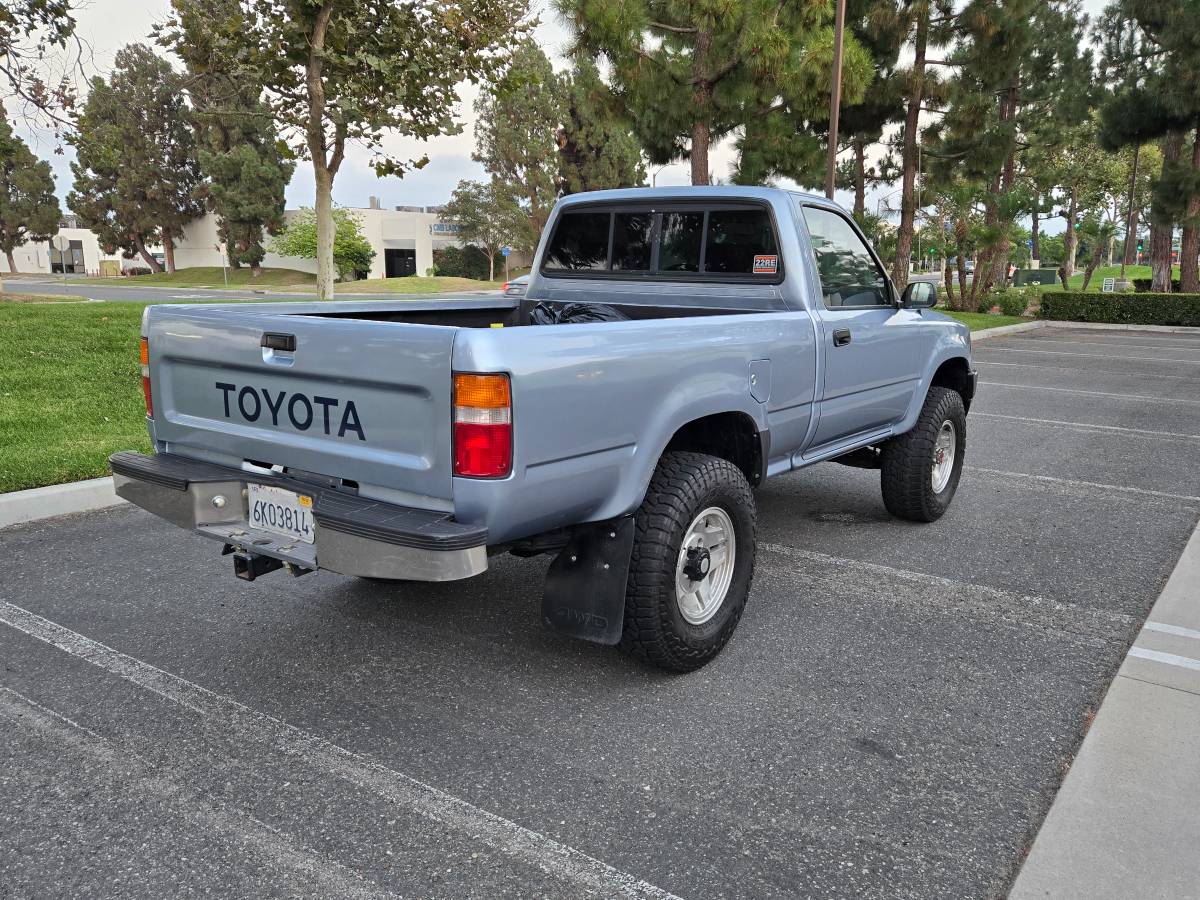 Toyota-pick-up-1990-5