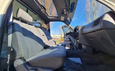 Toyota-pick-up-1990-white-374