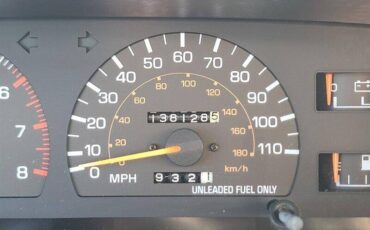 Toyota-pick-up-1990-white-408