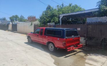 Toyota-pick-up-1991-red-3