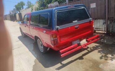 Toyota-pick-up-1991-red-6