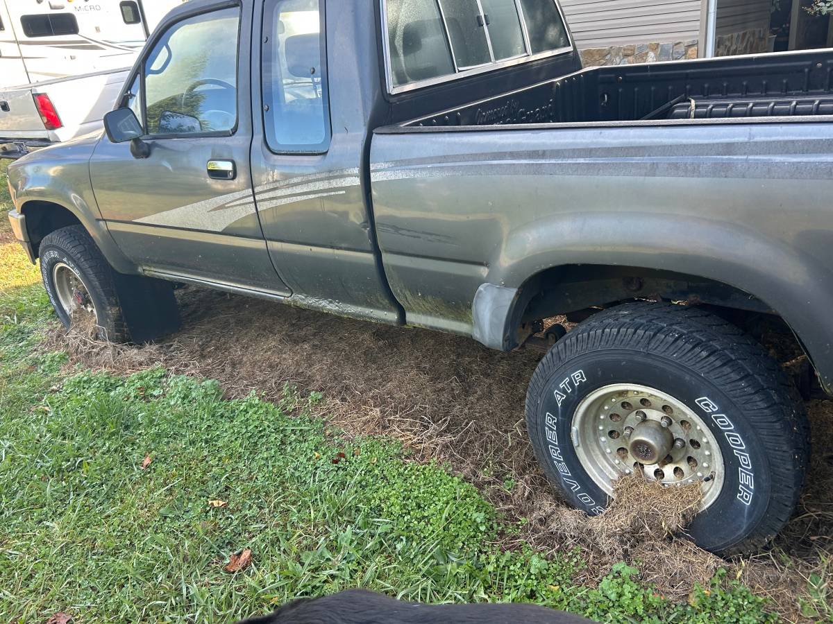 Toyota-pick-up-1993-grey-8