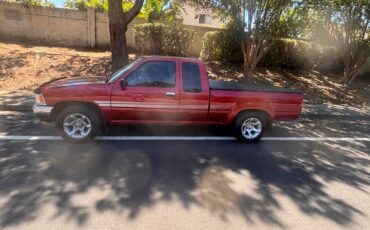 Toyota-pick-up-1994-red-1