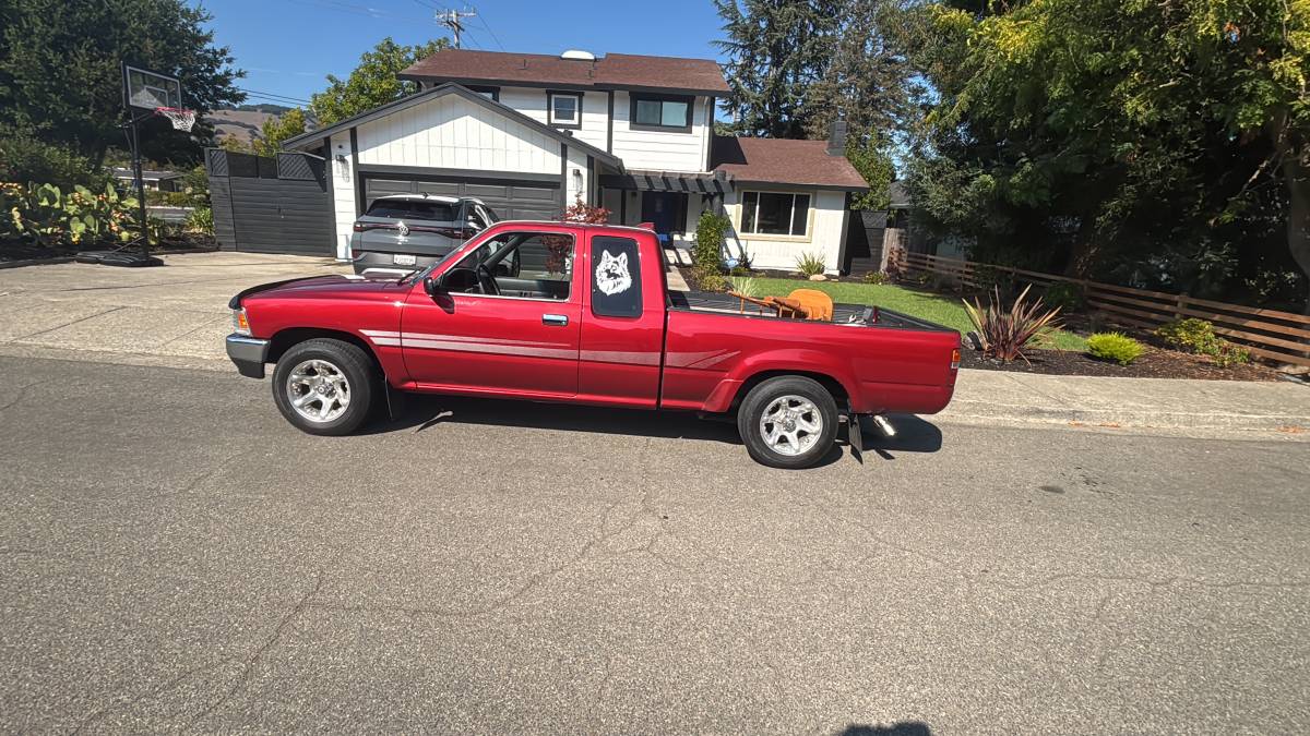Toyota-pick-up-1994-red