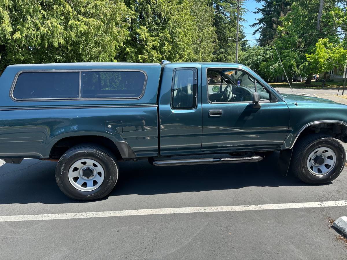 Toyota-pick-up-1995-green-11