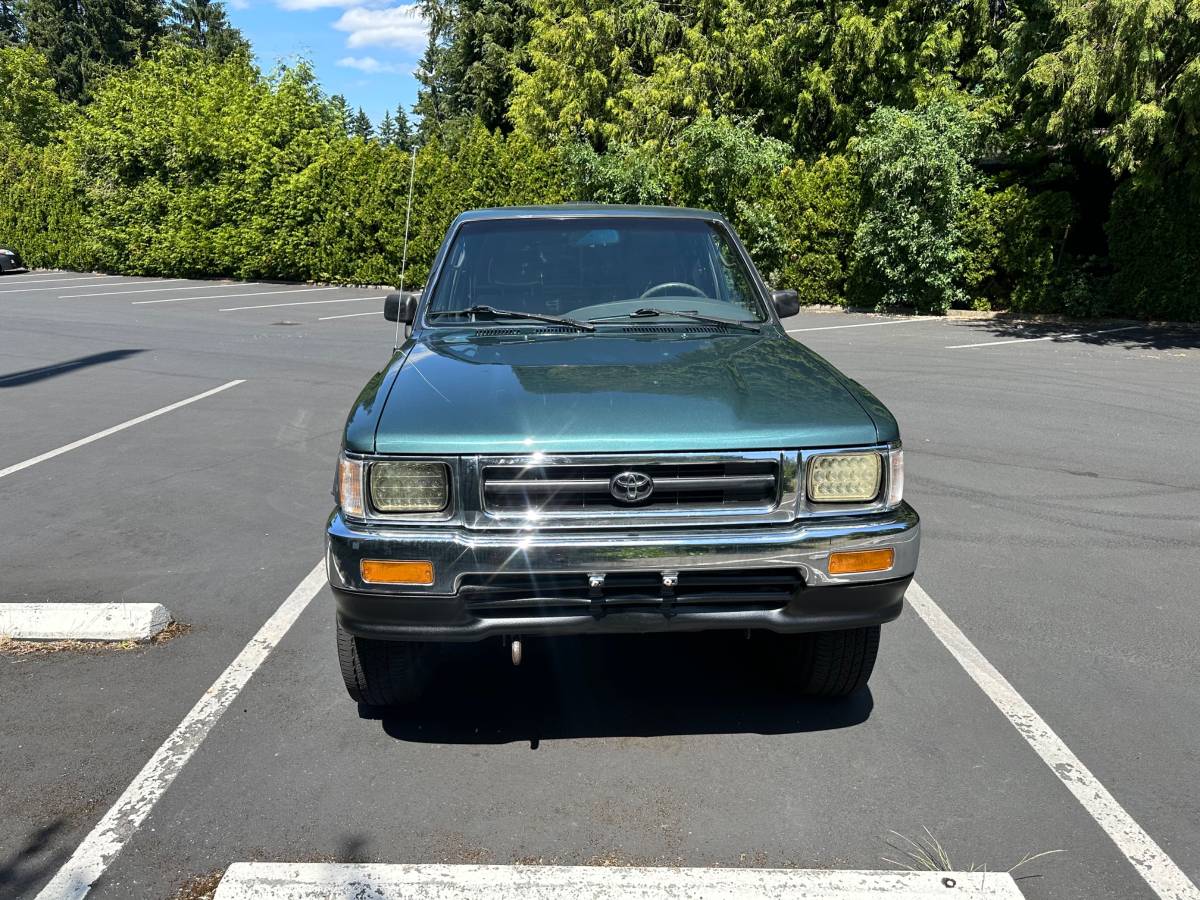 Toyota-pick-up-1995-green-2