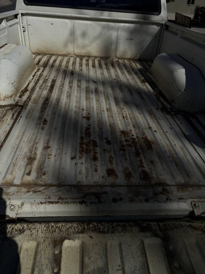 Toyota-pick-up-sr5-1988-white-1