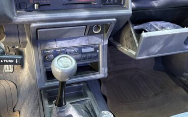 Toyota-pick-up-sr5-1988-white-10