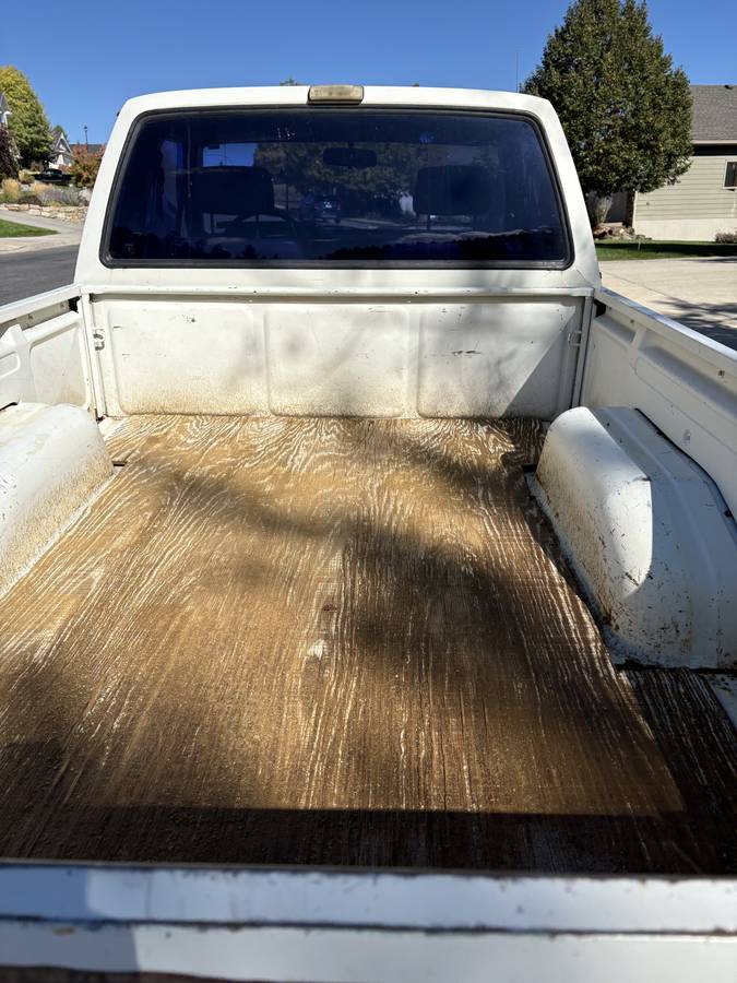 Toyota-pick-up-sr5-1988-white-17