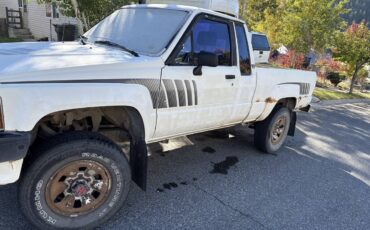 Toyota-pick-up-sr5-1988-white-3