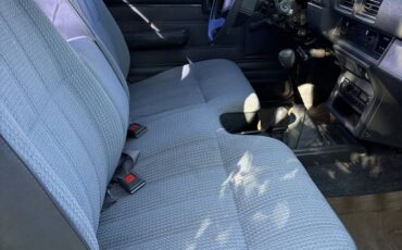 Toyota-pick-up-sr5-1988-white-7