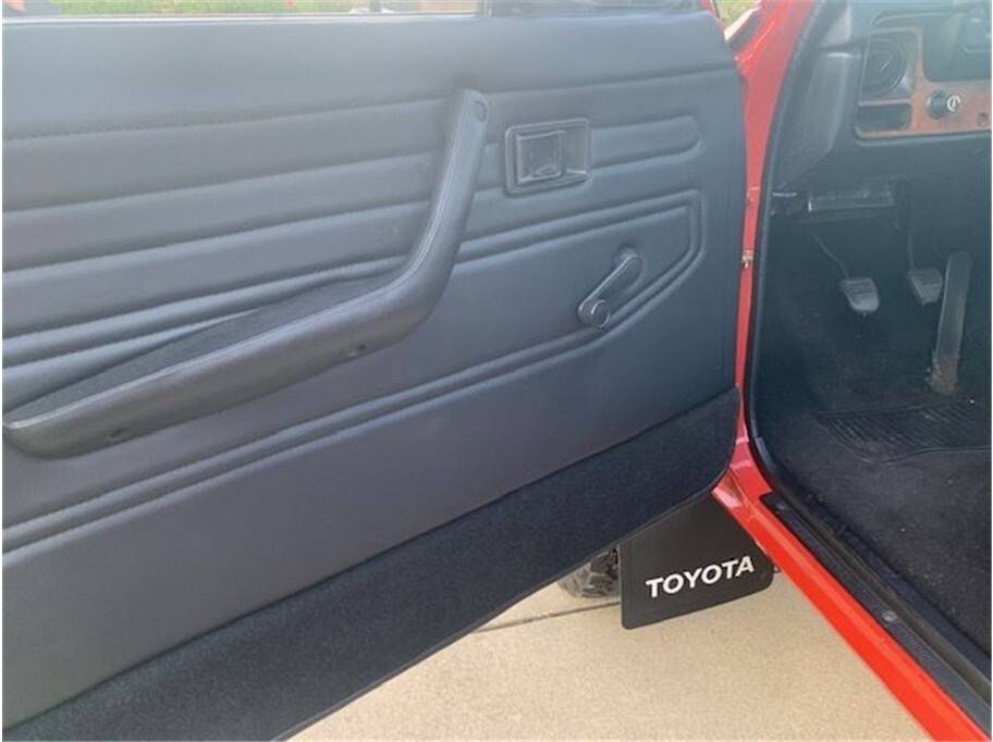 Toyota-pickup-1980-18