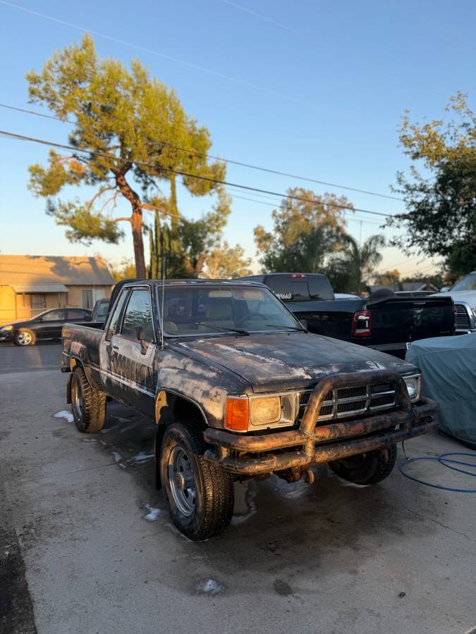 Toyota-pickup-1981-4
