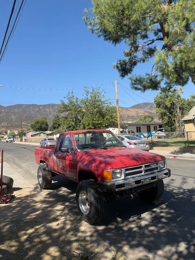 Toyota-pickup-1981-5